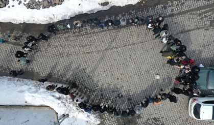 Ağrı'nın karla kaplı köylerinde bayram heyecanı yaşanıyor