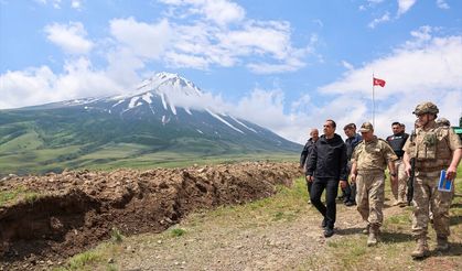 Iğdır Valisi Taşolar Ağrı Dağı'ndaki karakolları inceledi