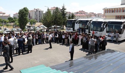 Ağrı'da gençler tarih yolculuğu için Çanakkale'ye uğurlandı