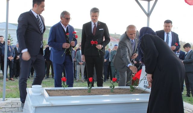 Terör saldırısında 2 yıl önce şehit olan infaz koruma memuru Ağrı'da anıldı