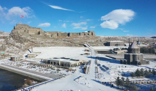 Ağrı, Kars ve Ardahan'da kar yerini soğuk havaya bıraktı