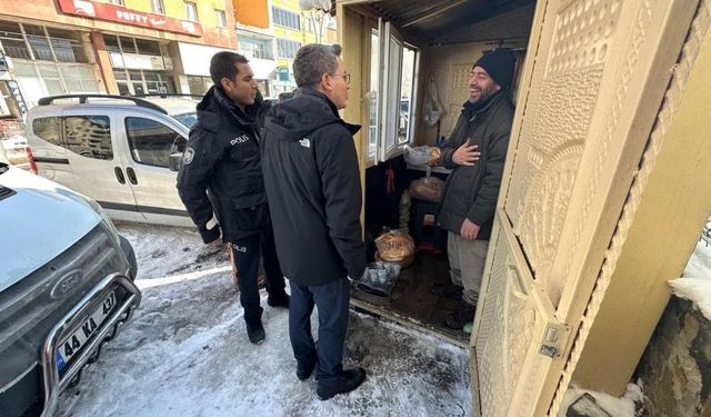 Kaymakam Emirhan Arıkan’dan esnaf ziyareti