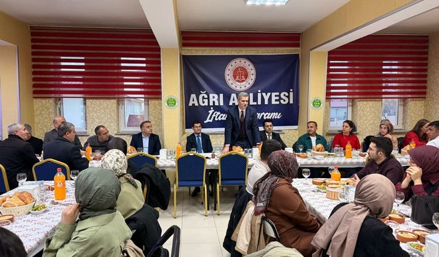 Ağrı Adliyesi çalışanları iftarda bir araya geldi