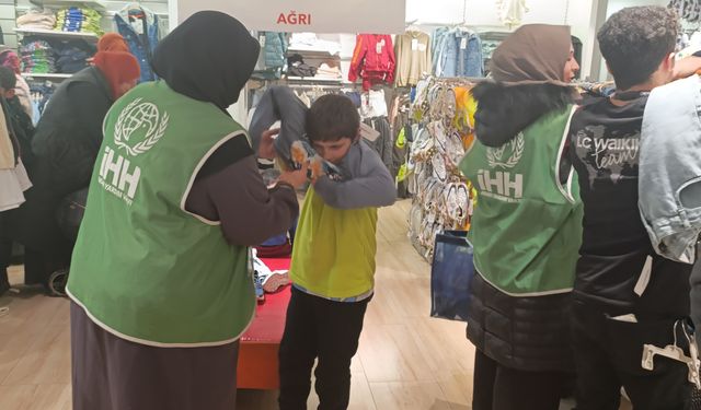 Ağrı İHH'dan 600 Çocuğa Bayram Sevinci