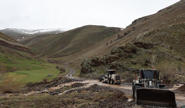 Iğdır ve Ağrı'da sağanak sonrası sel meydana geldi