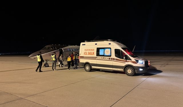 Ağrı'da 2 kalp hastası, ambulans uçakla Ankara ve İstanbul'a sevk edildi
