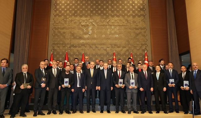 10. Anadolu Medya Ödülleri Törenine Ağrı’dan Kerem Engin Katıldı