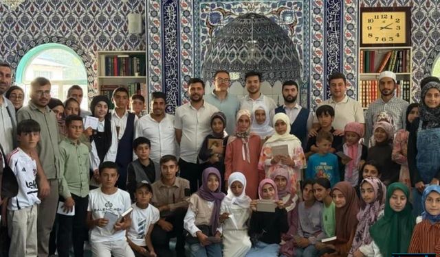 Hamur'da yaz Kur'an kursu öğrencileri yarışmada buluştu