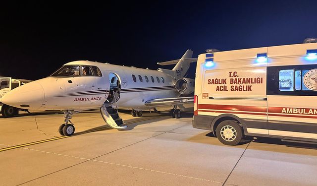 Ağrı'da trafik kazasında yaralanan çocuk ambulans uçakla Ankara'ya nakledildi