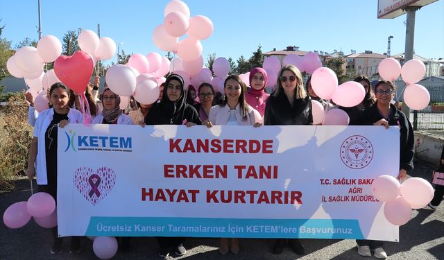 Ağrı'da kadın sağlık çalışanları meme kanseri farkındalığı yürüyüşü yaptı
