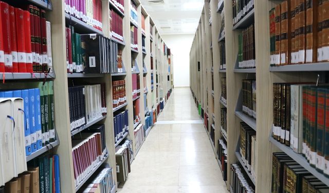 Ağrı'da öğrenciler İshak Paşa Sarayı'na benzer mimarideki modern kütüphanede geleceğe hazırlanıyor