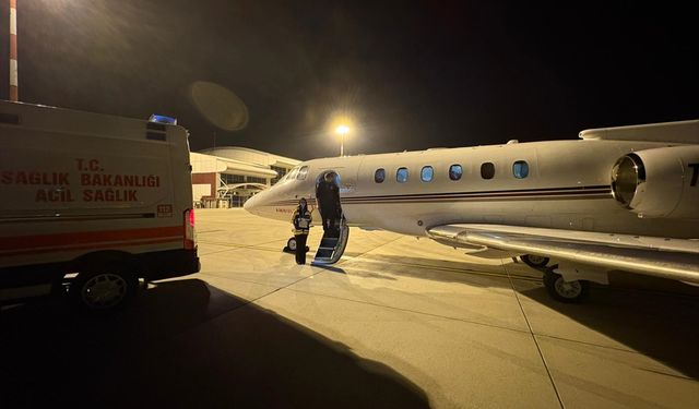 Ağrı'da karaciğer yetmezliği olan bebek ambulans uçakla Ankara'ya nakledildi