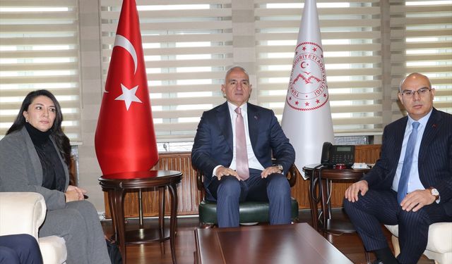 Kültür ve Turizm Bakanı Ersoy, Ağrı'da ziyaretler gerçekleştirdi