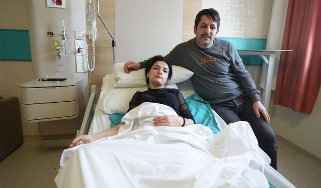 Karın ağrısı için kullandığı sıcak su torbası patlayınca genç kız hastanelik oldu