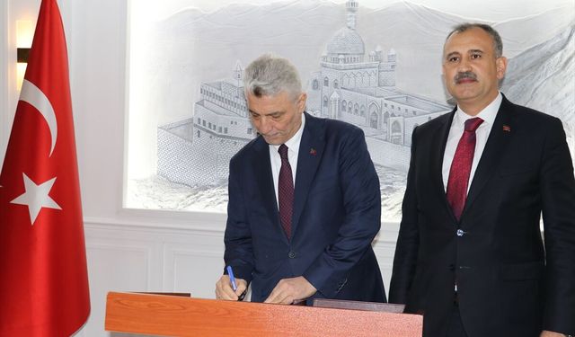 Ticaret Bakanı Bolat, Ağrı Ticaret ve Sanayi Odası'nda konuştu: