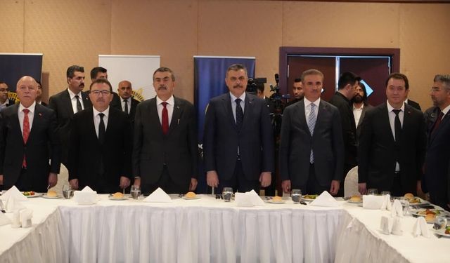 Ağrılı Gazeteci Merve Gökbakan'a DAGC'den Başarı Ödülü