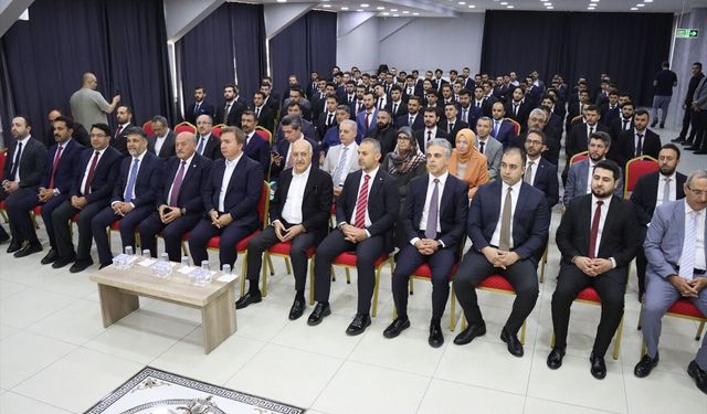 Erzincan Valisi Aydoğdu'dan din görevlilerine rol model olma çağrısı: