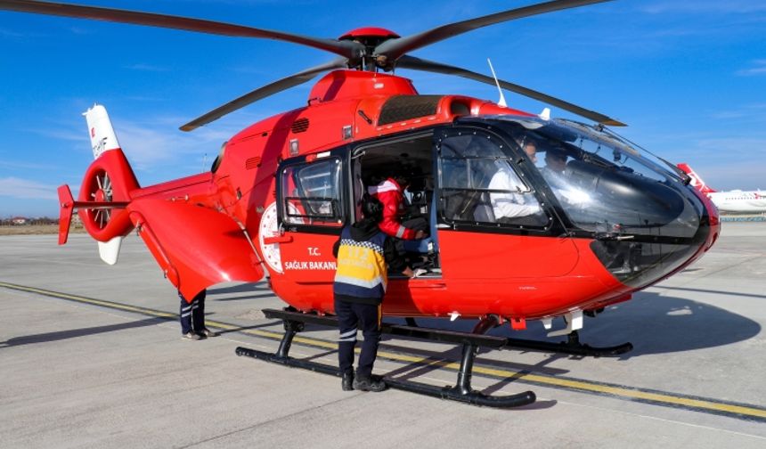 Ambulans helikopter 7 il arasında mekik dokuyarak hastaların imdadına yetişiyor