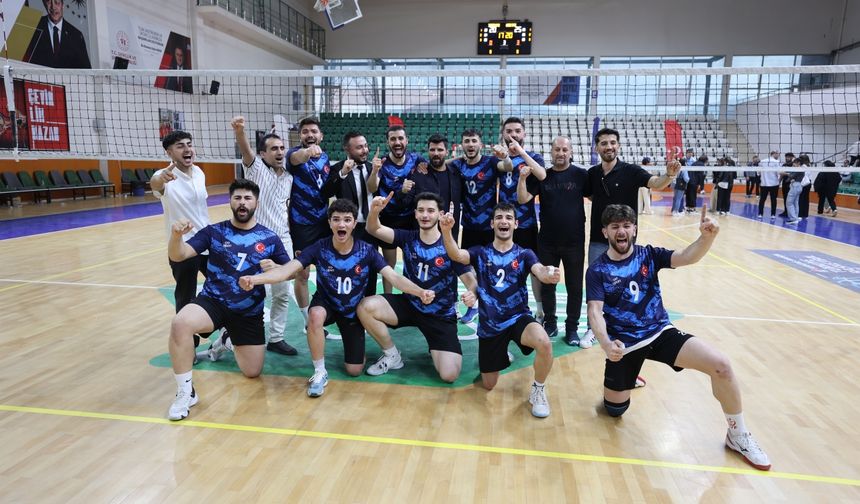 YURTLİG Voleybol Turnuvası'nın Doğu Anadolu şampiyonu Ağrı KYK oldu