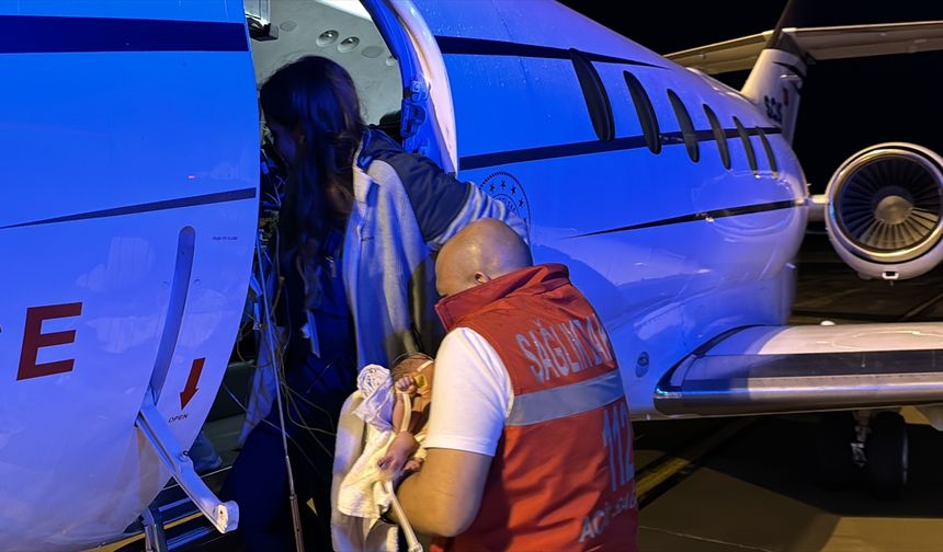 Ağrı'da kalp hastası bebek ambulans uçakla Ankara'ya sevk edildi