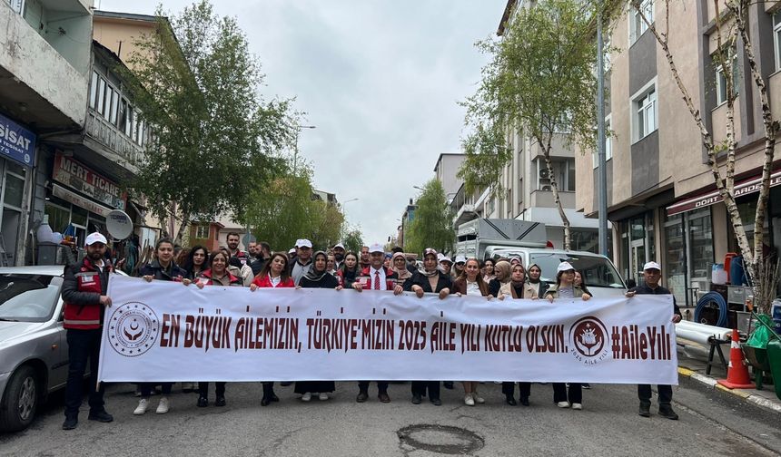 Erzurum, Ağrı, Ardahan ve Erzincan'da "Aile Yılı Kortej Yürüyüşü" yapıldı