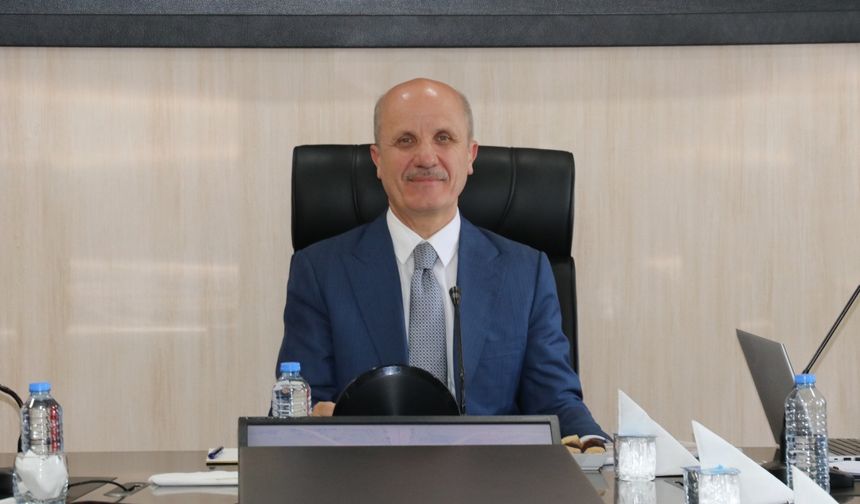 YÖK Başkanı Özvar, Ağrı'da şehit ve gazi yakınlarına açılan kontenjanları açıkladı:
