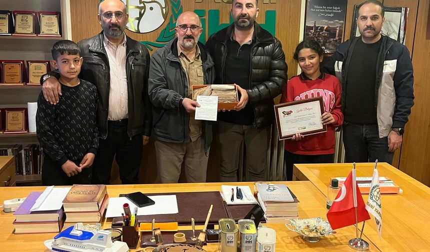 AĞRILI ÖĞRENCİLERDEN GAZZE DUYARLILIĞI