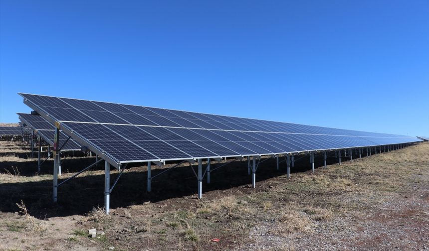 Ağrı'nın güneşi devlet desteğiyle elektrik enerjisine dönüşüyor
