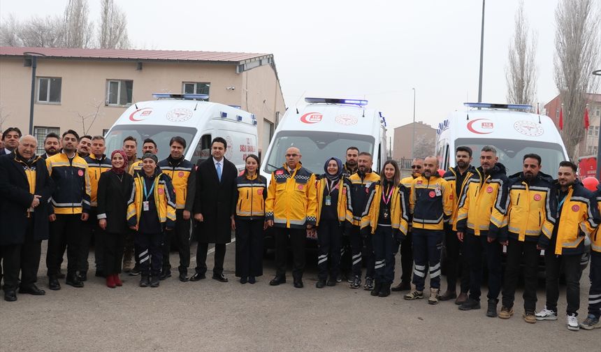 Ağrı'da 112 Acil Sağlık filosuna donanımlı 7 yeni ambulans katıldı