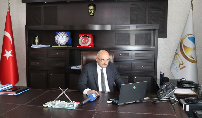 Ağrı İl Özel İdaresi Genel Sekreteri Tenekeci, AA'nın 'Yılın Kareleri' oylamasına katıldı