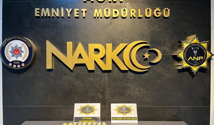 Ağrı'da İranlı yolcunun vücudunda 860 gram uyuşturucu bulundu