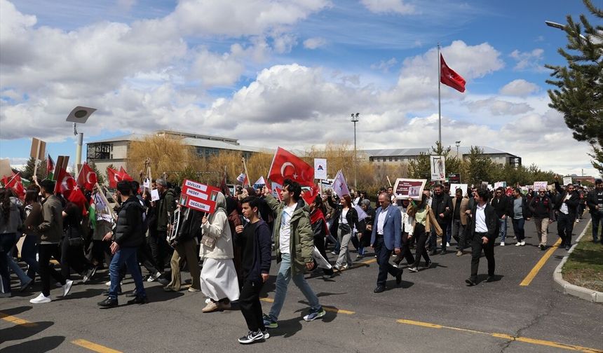 Ağrı İbrahim Çeçen Üniversitesi'nde 'Filistin'e Destek Yürüyüşü' yapıldı