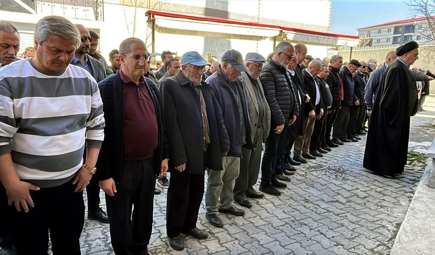 Kahramanmaraş'taki saldırıda hayatını kaybedenler için Ağrı, Erzincan ve Kars'ta gıyabi cenaze namazı kılındı