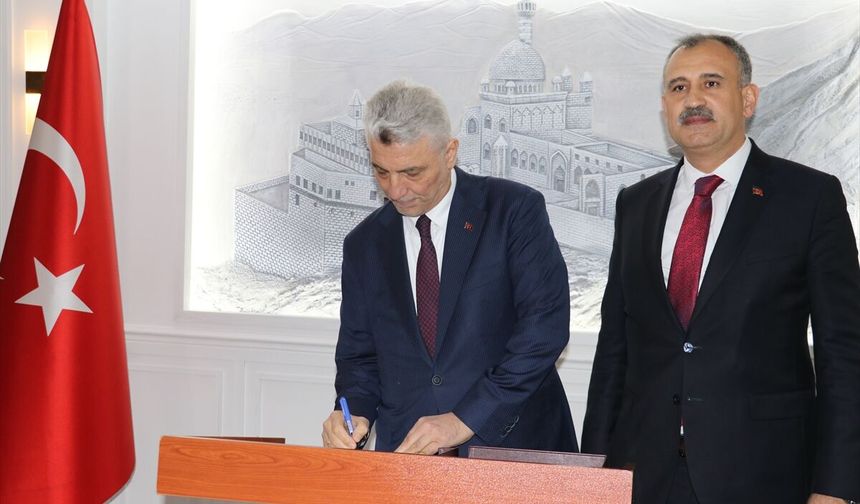 Ticaret Bakanı Bolat, Ağrı Ticaret ve Sanayi Odası'nda konuştu: