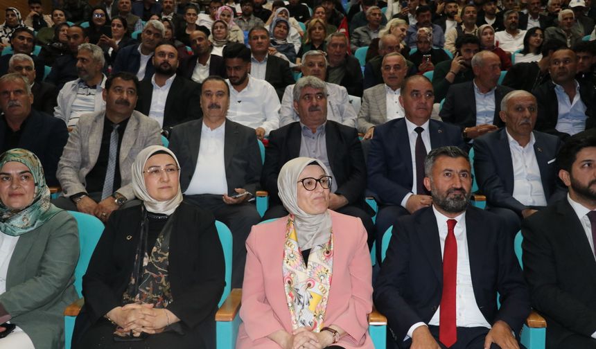 AK Parti Genel Başkan Yardımcısı Uygur, Ağrı'da konuştu: