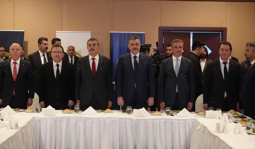 Ağrılı Gazeteci Merve Gökbakan'a DAGC'den Başarı Ödülü