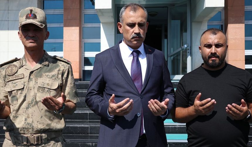 Ağrı'da liseli gençlerin tarih ve kültür rotası yolculuğu başladı