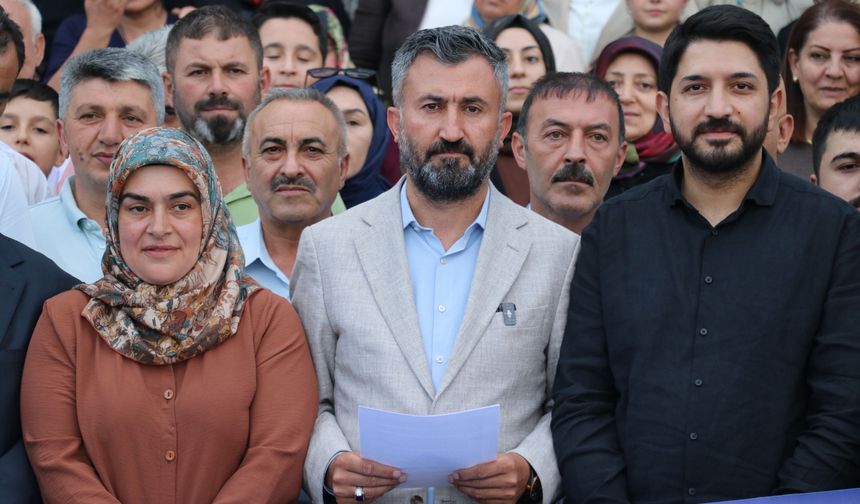 Ağrı'da AK Parti'nin 25. kuruluş yıl dönümü kutlandı
