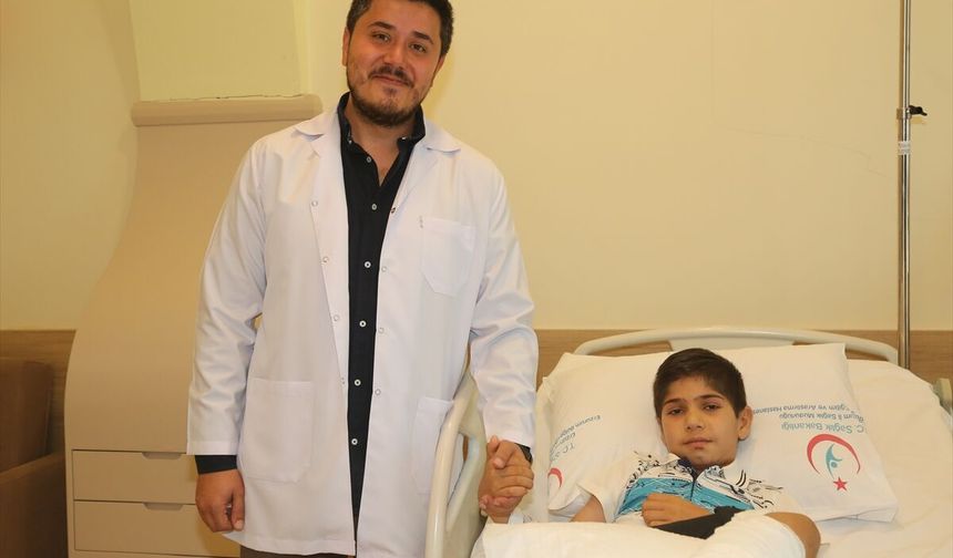 Ayağını kesilmekten kurtaran doktor, Ağrılı Musa'nın hayalini değiştirdi